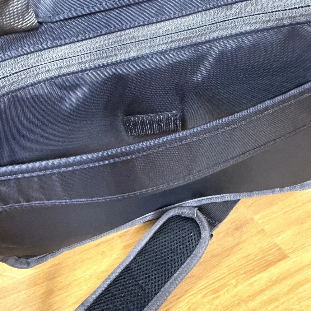 TIMBUK2 Transit Messenger Bag Black Charcoal Laptop Commuter Travel Bag